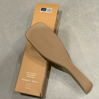 Skims Tangle Tweezer